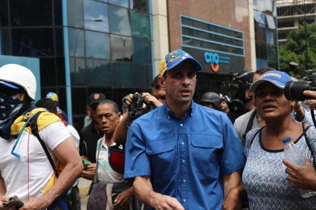 Reprimen en Chacaíto a manifestantes que marchaban hacia la Fiscalía. Foto: Will Jiménez / LaPatilla.com