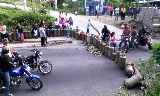 Foto: Protesta en Táchira por escasez de gas domestico / Cortesía
