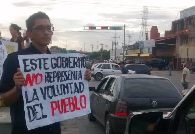 Pancartazo en la Isabelica, estado Carabobo / Foto @AfanadorLS 