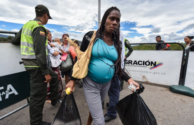 Asunto de vida o muerte, las venezolanas que viajan a parir en Colombia / Foto: AFP