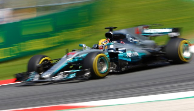 El piloto británico Lewis Hamilton (McLaren). REUTERS/Dominic Ebenbichler