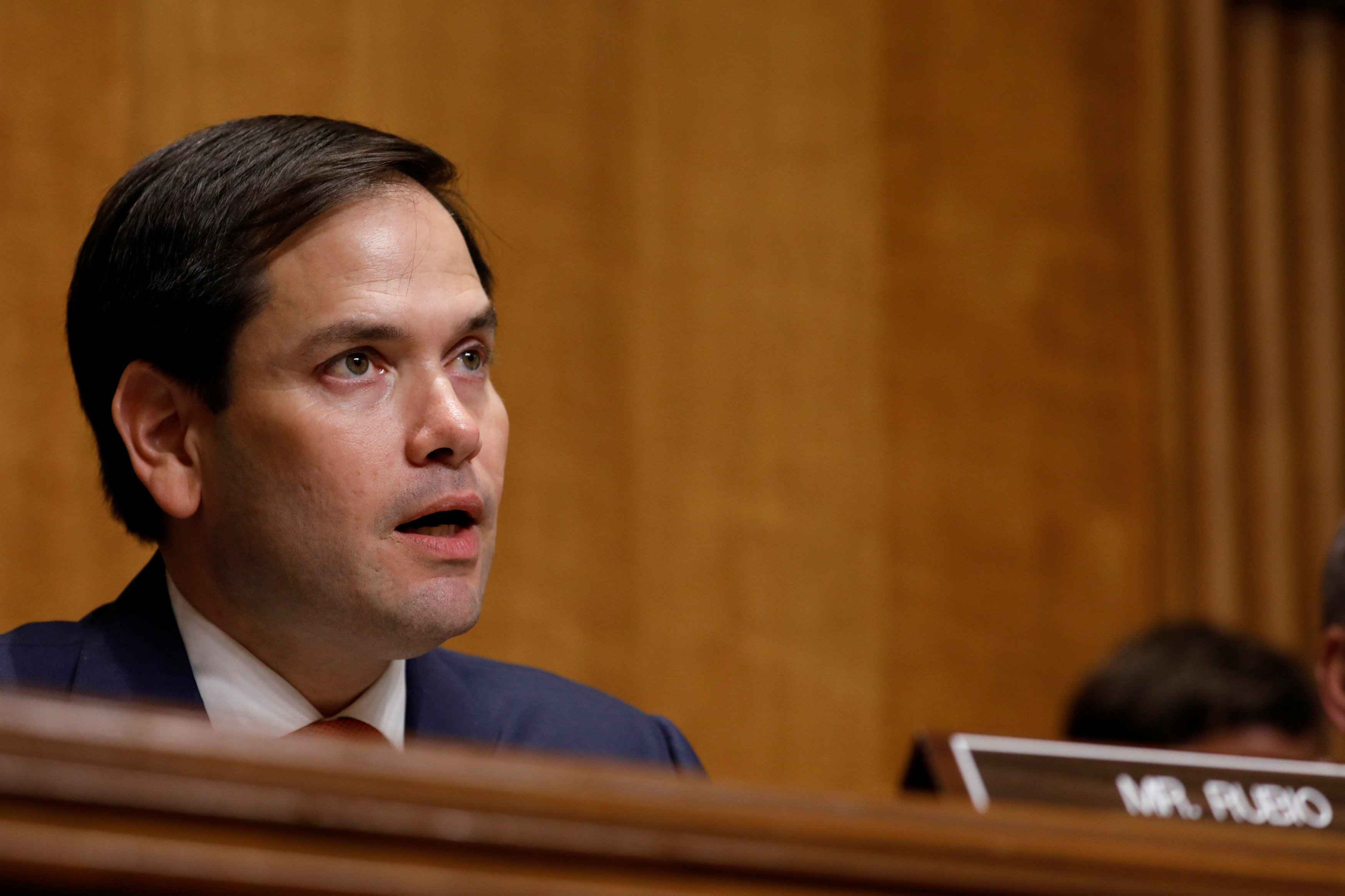 Marco Rubio asegura que chavistas del círculo cercano a Maduro buscan su salida