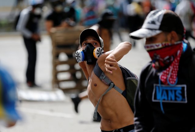 Cuerpos de seguridad reprimieron a manifestantes en Bello Campo. REUTERS/Andres Martinez Casares