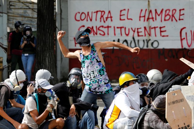 Cuerpos de seguridad reprimieron a manifestantes en Bello Campo. REUTERS/Andres Martinez Casares