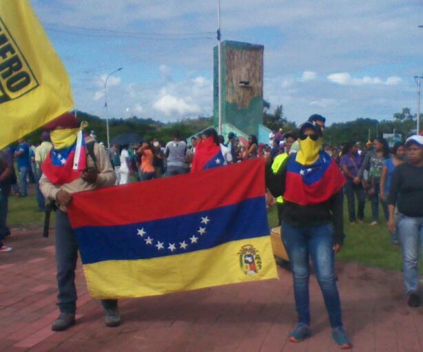 Así se desarrolla el trancazo en Puerto Ayacucho #4Jul