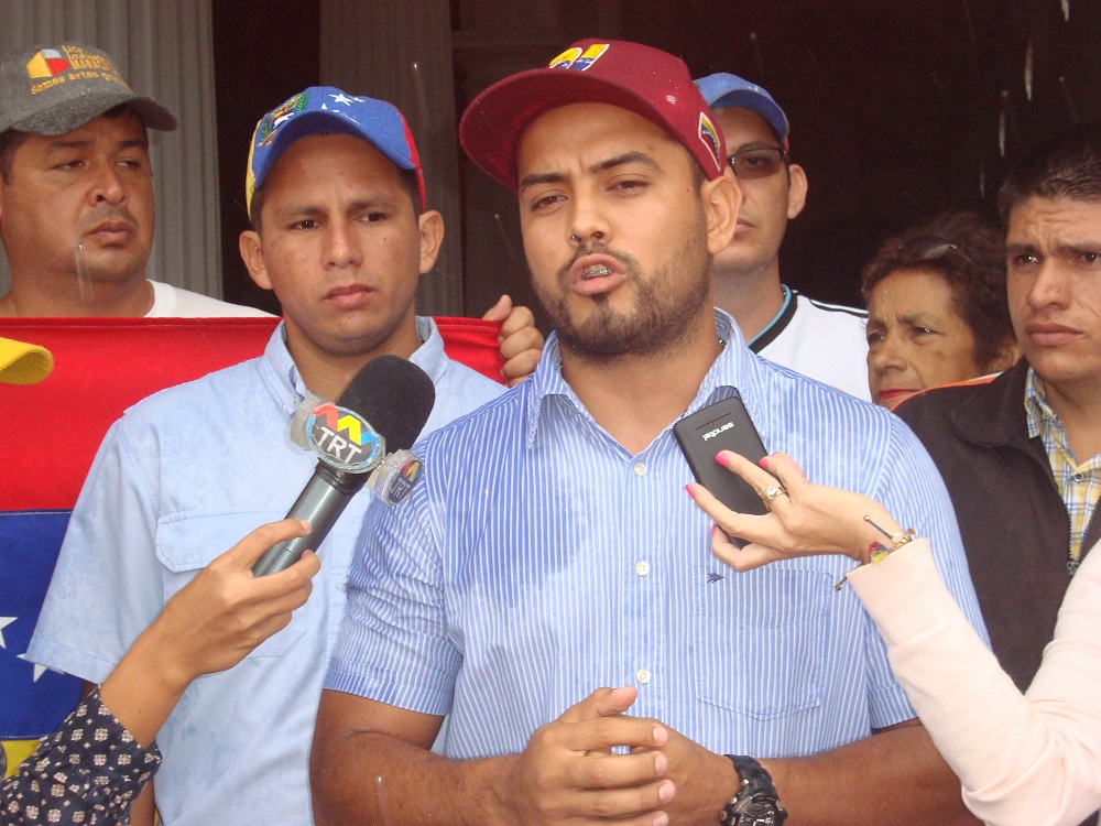 Concejal en Táchira denunció que civiles armados junto a cuerpos de seguridad atacan manifestaciones pacíficas