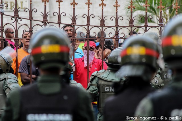 El asalto a la AN en imágenes. Foto: Régulo Gómez / LaPatilla.com