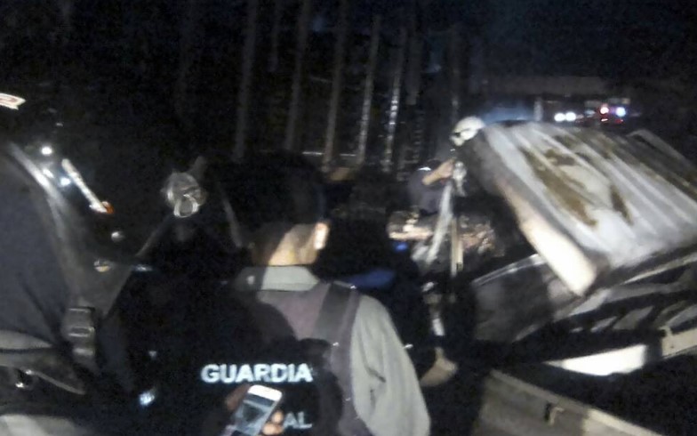 Convoy de la GNB colisiona vehículo particular y mata a un civil (FOTOS)