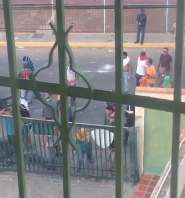 Foto: Grupos violentos atacando residencias en el Zulia / Prensa