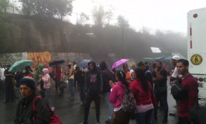 Protestan en El Junquito por aumento de pasaje #17Jul
