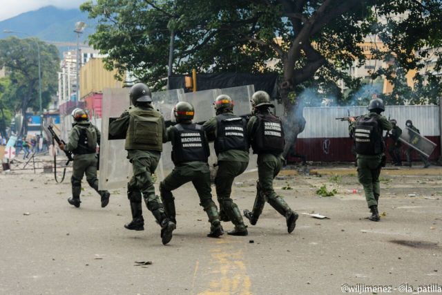 La marcha hacia el TSJ desde el inicio a la represión. Foto: Will Jiménez / LaPatilla.com