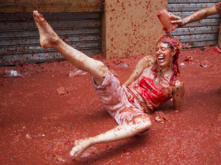 En imágenes: La divertida experiencia de la Tomatina española