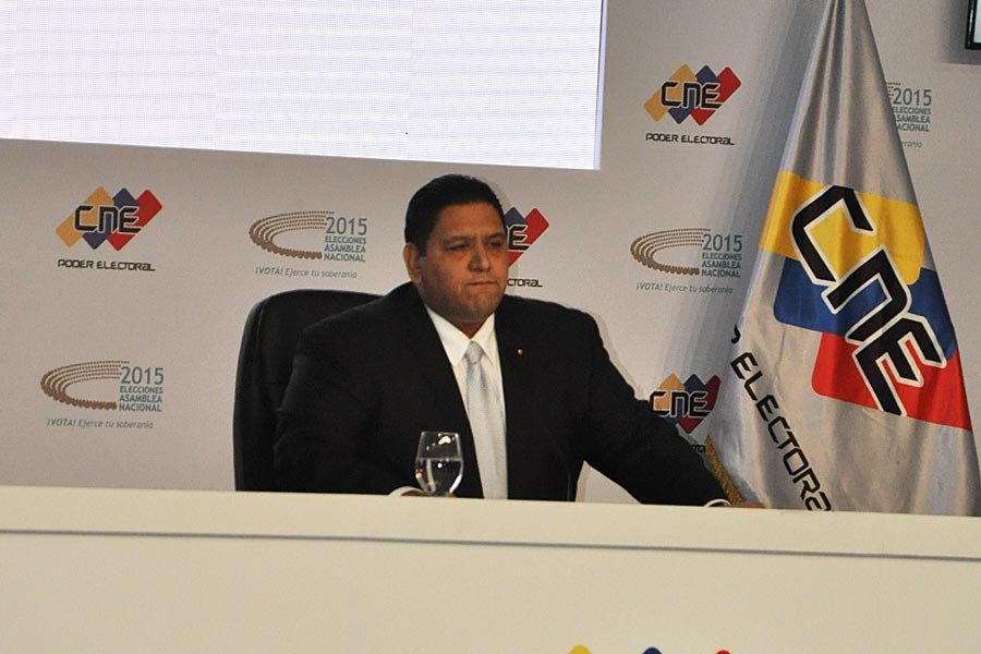 Rector Rondón denuncia que sistema de postulaciones está inhabilitado