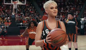 Katy Perry se ríe de sí misma en su nuevo videoclip “Swish Swish”