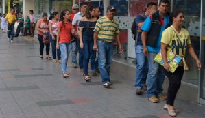 Venezolanos compran dólares Dicom y los cambian en Cúcuta