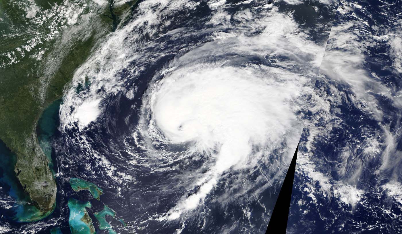 El huracán José genera peligrosas olas en la costa este de Estados Unidos