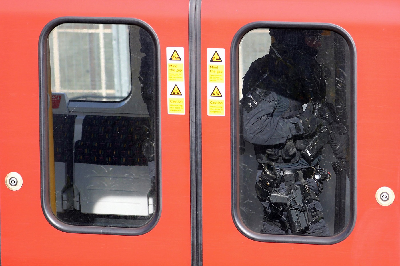 Atentado en metro de Londres deja al menos 22 heridos