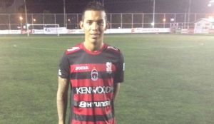 Futbolista panameño fue detenido por robo de celulares