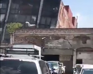 El colapso, luego del terremoto, de un edificio de oficinas en Ciudad de México (VIDEO)