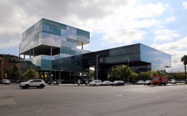 Edificio Ciutat de L'Aigua, sede de Agbar y de la Agencia Tributaria de Cataluña, en Barcelona.ELENA RAMÓNEXPANSIÓN