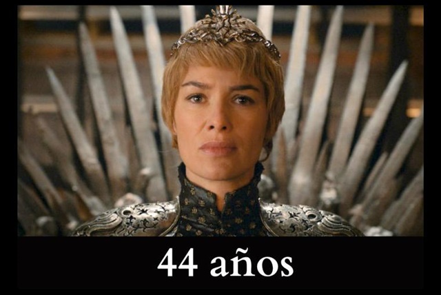 Cersei Lannister La actriz Lena Headey, tiene 44 años de edad, y da vida a la mujer que ocupa en este momento el Trono de Hierro. Sin embargo, en la historia, la reina tendría 10 años menos.