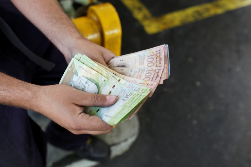 En Ureña no reciben billetes de 50 y 100 bolívares