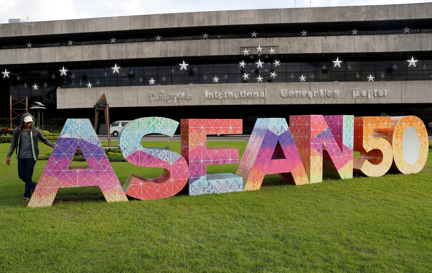Países de ASEAN firman acuerdos de libre comercio e inversiones con Hong Kong