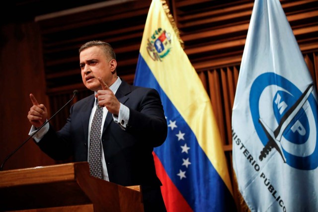 Venezuela's Chief Prosecutor Tarek William Saab talks to the media during a news conference in Caracas, Venezuela November 30, 2017. REUTERS/Carlos Garcia Rawlins