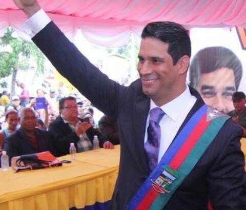 Jhonnathan Marín renunció a su cargo como alcalde de Guanta
