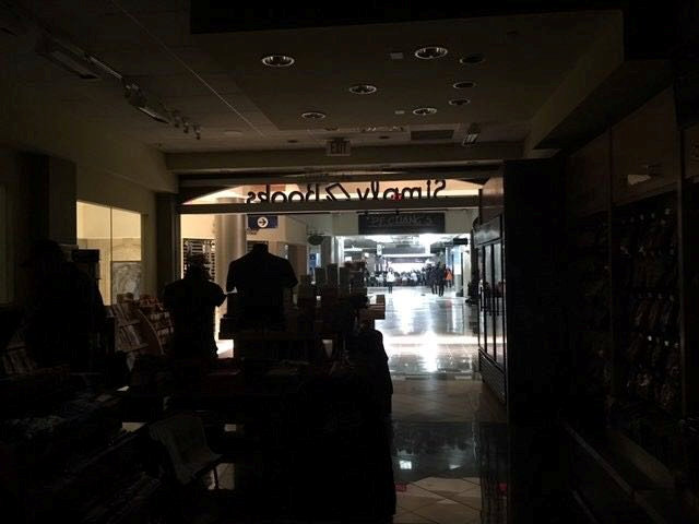 The Atlanta's airport is pictured during the power outage, in Atlanta, U.S., December 17, 2017 in this picture obtained from social media. INSTAGRAM/@APLINETREEE/via REUTERS THIS IMAGE HAS BEEN SUPPLIED BY A THIRD PARTY. MANDATORY CREDIT. NO RESALES. NO ARCHIVES