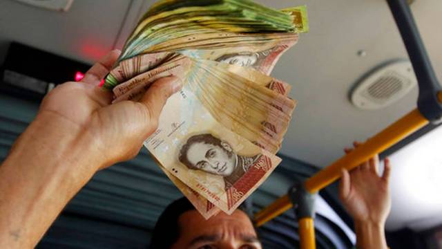 El monto mínimo para solicitar el efectivo es de un millón de bolívares. Fernando Vergara AP Foto