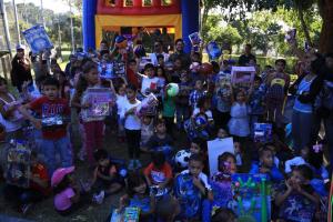 Diputado Pizarro, tatuadores y artistas entregaron juguetes a 500 niños de Petare (fotos)
