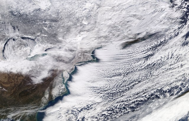 Una tormenta invernal azota Ontario, al este de Canadá, y el noreste de Estados Unidos, Enero 6, 2018.  NASA/Vía REUTERS
