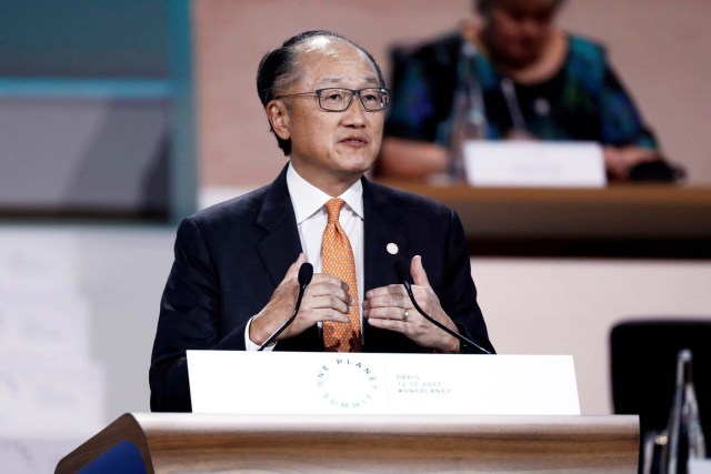 El presidente del Banco Mundial, Jim Yong Kim, durante un discurso en Boulogne, cerca de París, Francia, Diciembre 12, 2017. REUTERS/Etienne Laurent/Pool