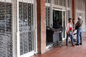 Ola de saqueos provoca cierre de tiendas e infunde miedo en comerciantes de Venezuela (fotos)