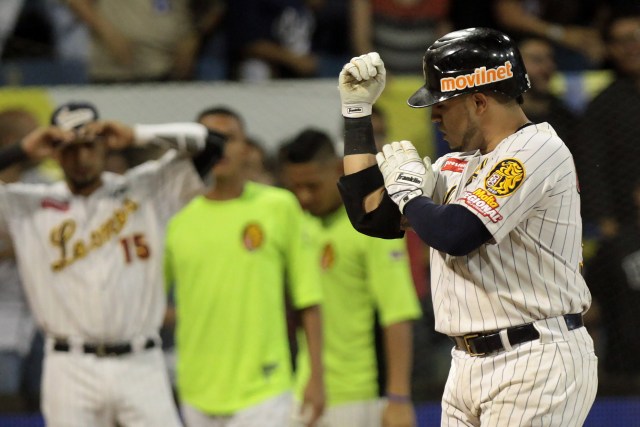 Caribes vs leones en el primero de la semifinal;Estadio Universitario de la UCV | Foto: Alejandro van Schermbeek 9/01/18