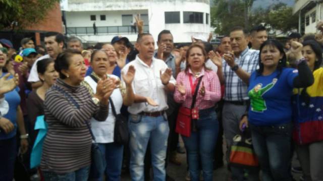 Foto: Simpatizantes del Psuv protestan en Táchira por aumento en los servicios públicos / Los Andes