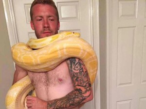 Trágico final: Lo mató su serpiente de 2,4 metros que tenía como mascota (foto)
