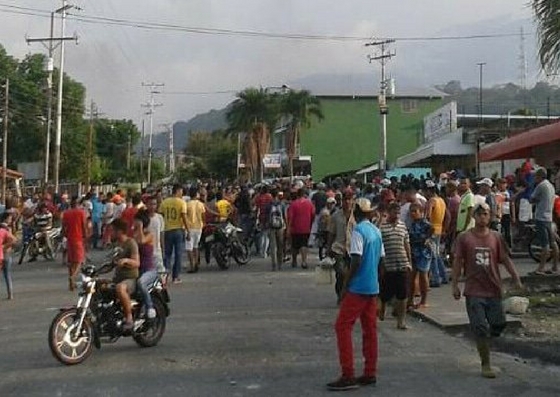 Reportan nuevos saqueos en Mérida este viernes #12Ene