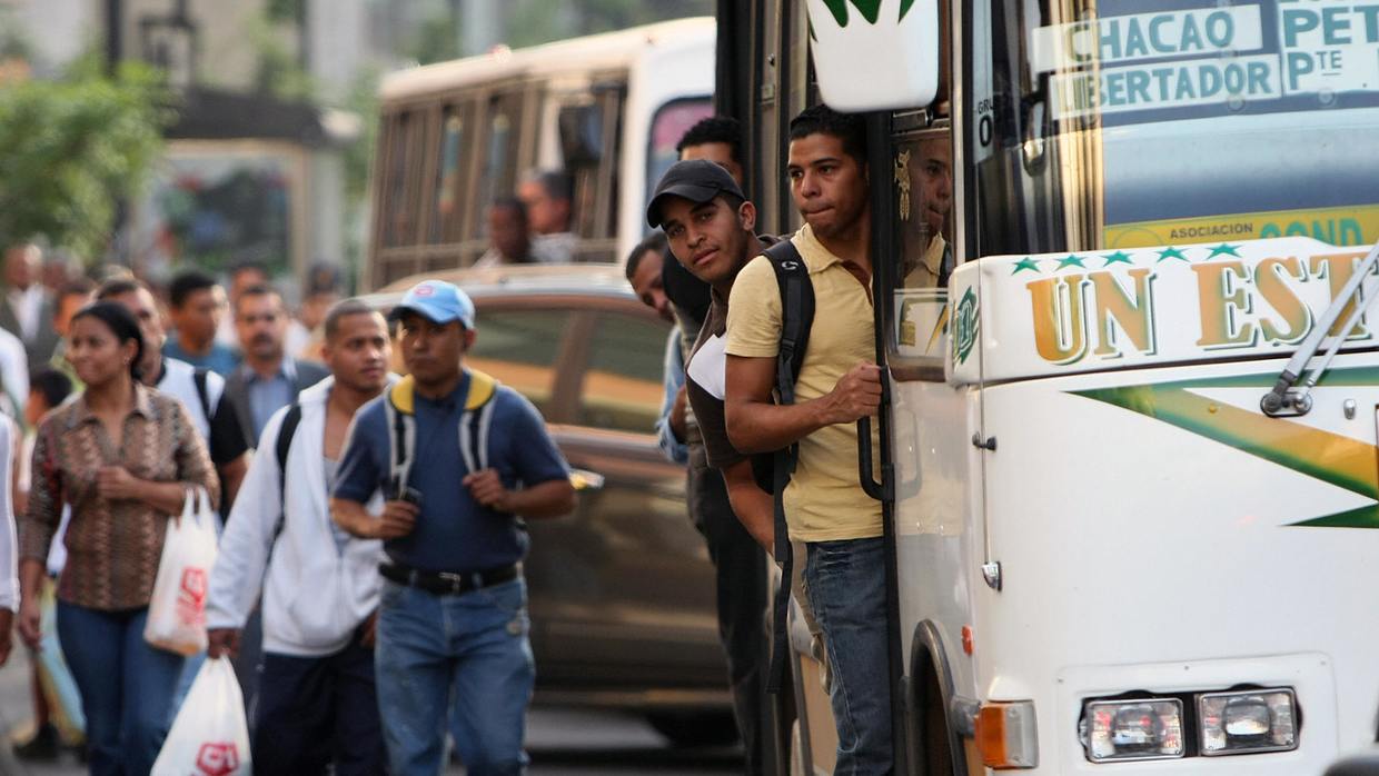 Transportistas de Caracas confirman que el jueves salen a cobrar el pasaje a 2000 bolívares