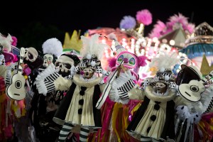 El Carnaval de Rio mezcla política con glamour en el Sambódromo