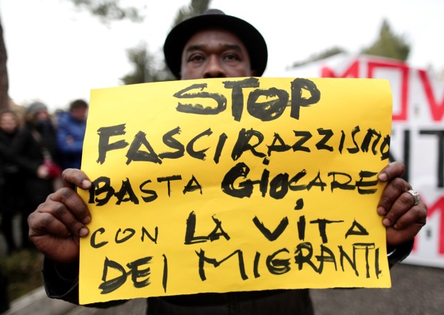 Miles de personas marcharon este sábado en Macerata contra el fascismo / REUTERS/Yara Nardi