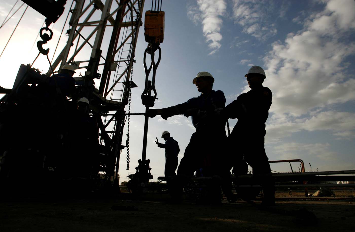 Producción de petróleo en Venezuela podría caer por debajo de los 700 mil b/d al 2020
