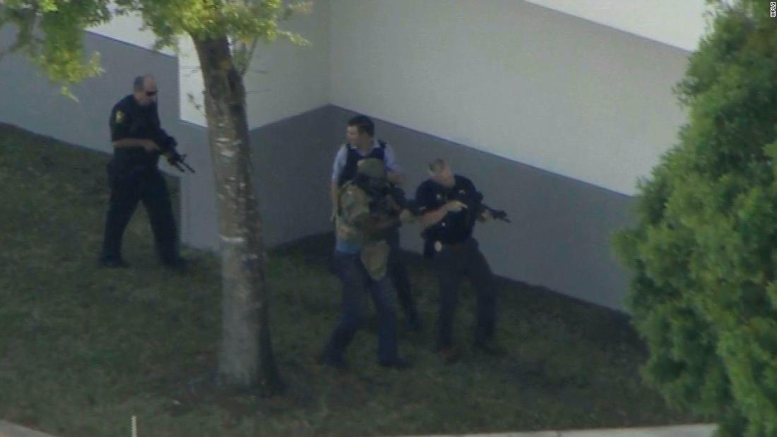 Policía arrestó a sospechoso por tiroteo en escuela de Florida