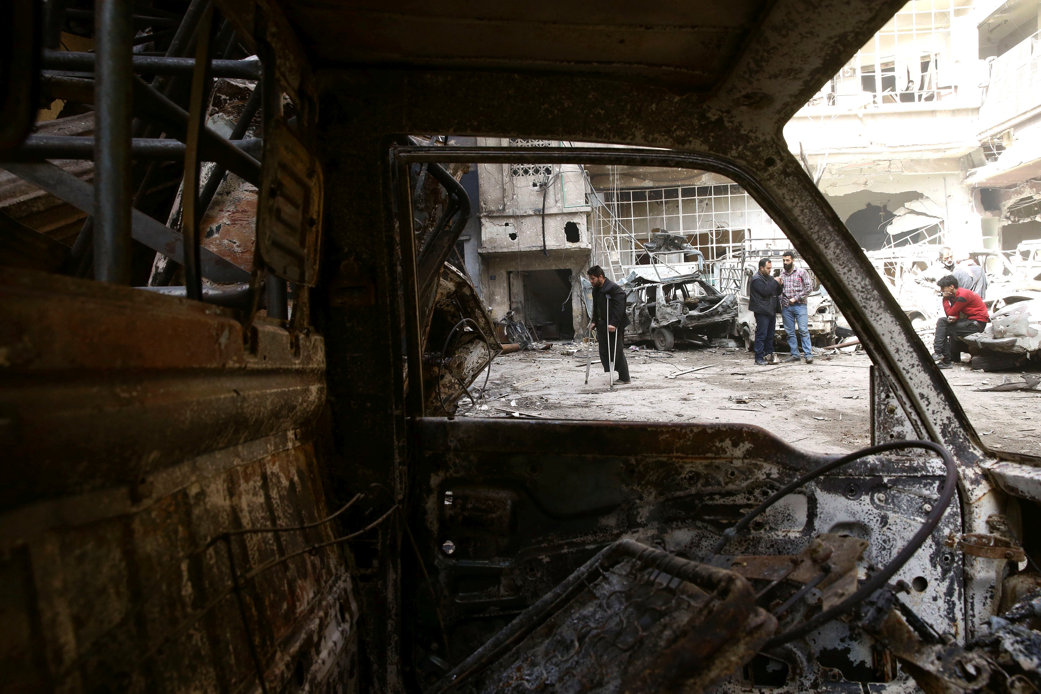 Bombardeo cerca de una escuela mata a 16 niños en Siria