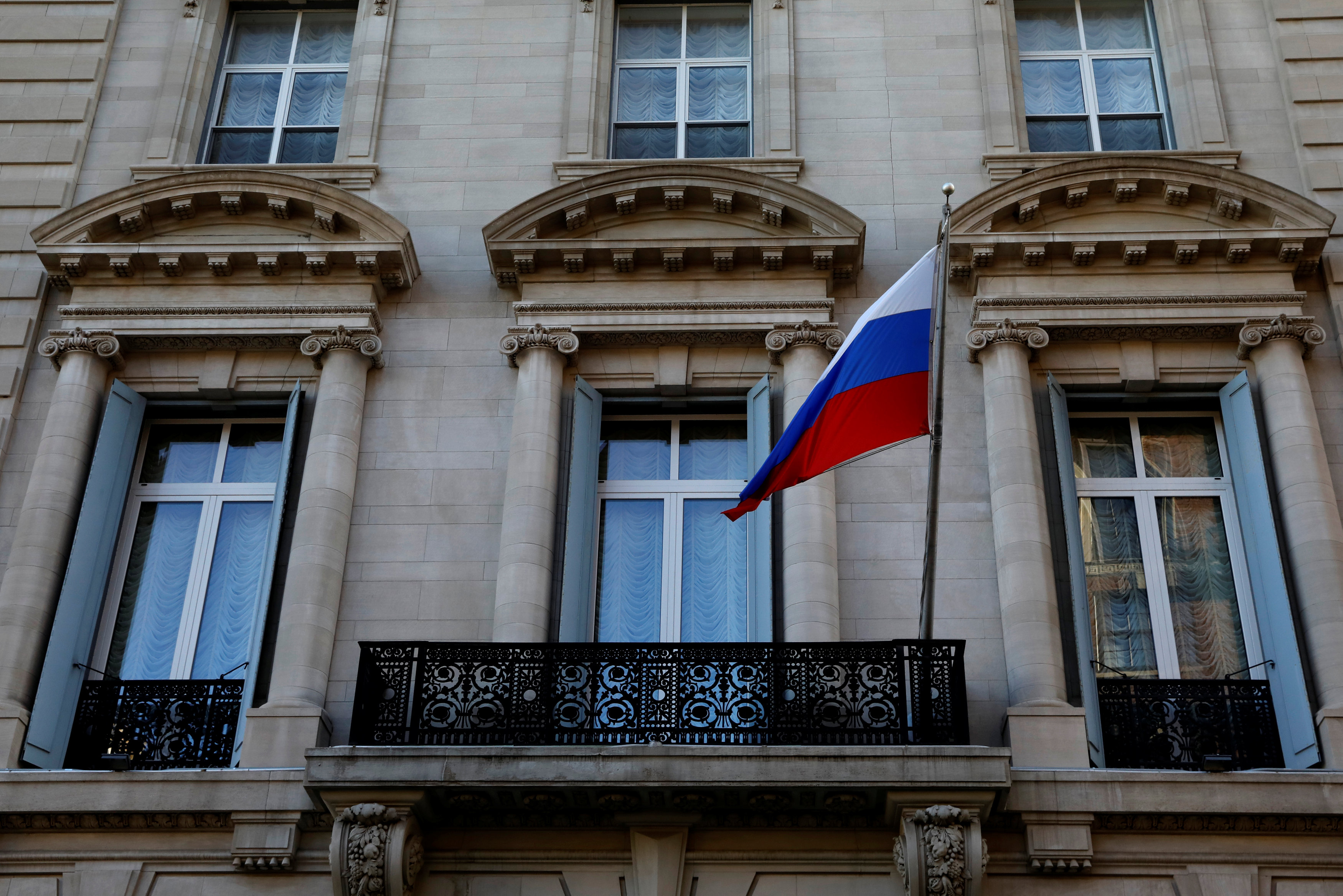 Rusia expulsó a más de 30 diplomáticos franceses en respuesta a la decisión de París