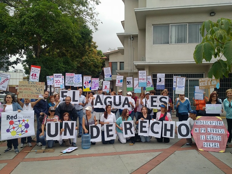 Vecinos de la Gran Caracas toman Hidrocapital en protesta por los masivos cortes de agua