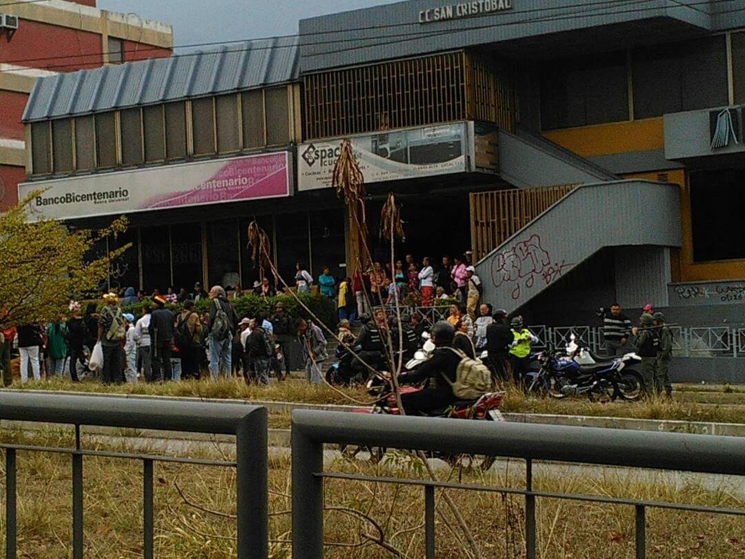 Pensionados protestaron en las calles de Mérida este #22Mar
