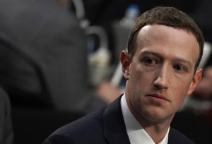 Caso Facebook: Universidad de Cambridge se defiende de las acusaciones de Mark Zuckerberg