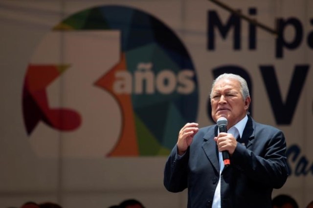 Imagen de archivo del presidente de El Salvador, Salvador Sánchez Cerén, dando un discurso en San Salvador, jun 1, 2017. REUTERS/Jose Cabezas